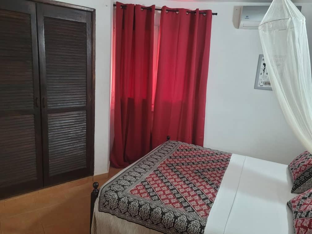 Villa Bord De Mer Avec Piscine Sali Tapé エクステリア 写真