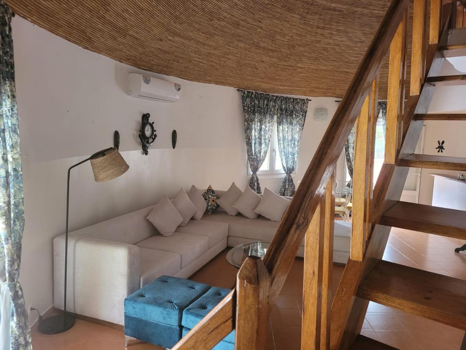 Villa Bord De Mer Avec Piscine Sali Tapé エクステリア 写真